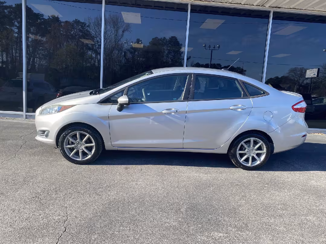 2019 Ford Fiesta - 3FADP4BJ4KM106306 - Image #2